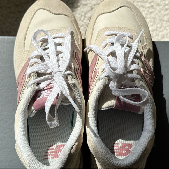 New Balance Women's 574 Beige Pink/Rose Sneakers - Picture 5 of 7